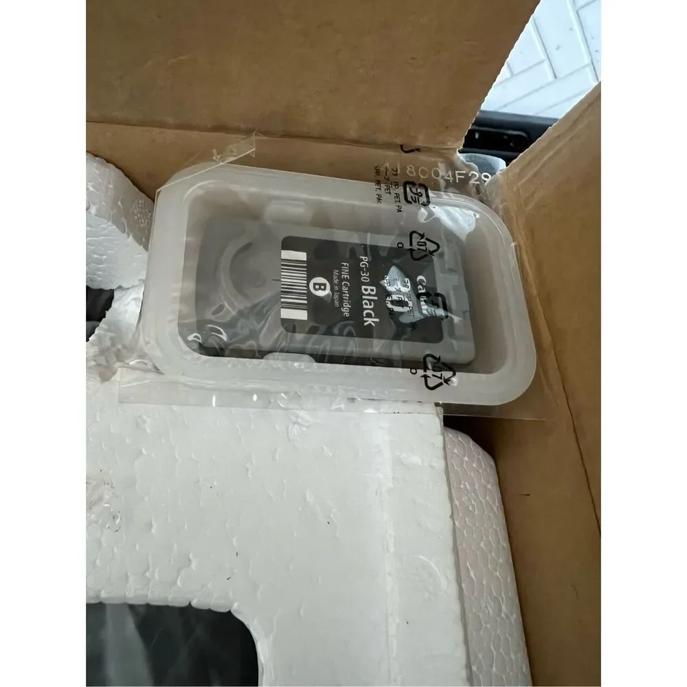 Canon PIXMA iP2600 Inkjet Photo Printer With USB Cable New in Box